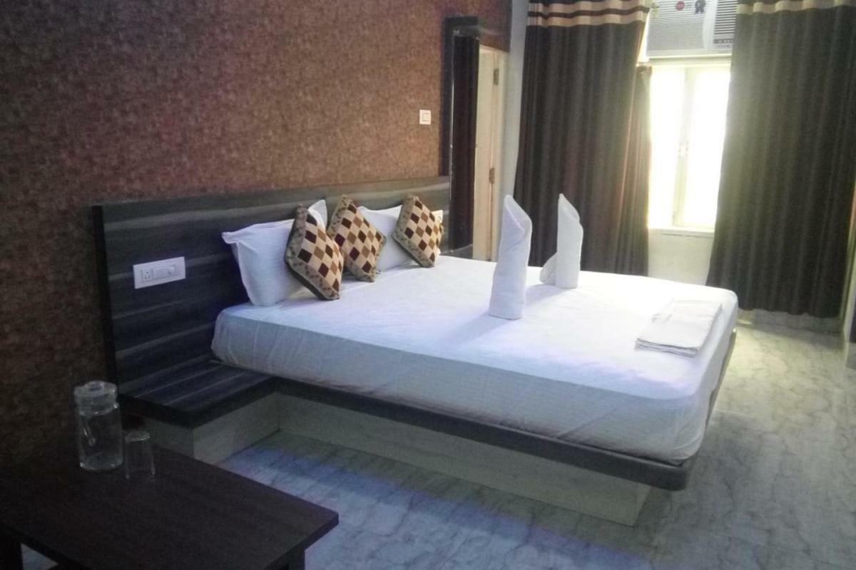 Ashiyana Palace Hotel *
