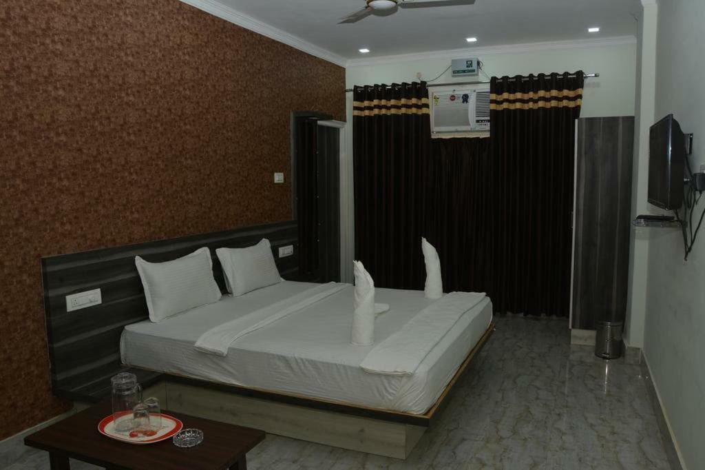Ashiyana Palace Hotel *